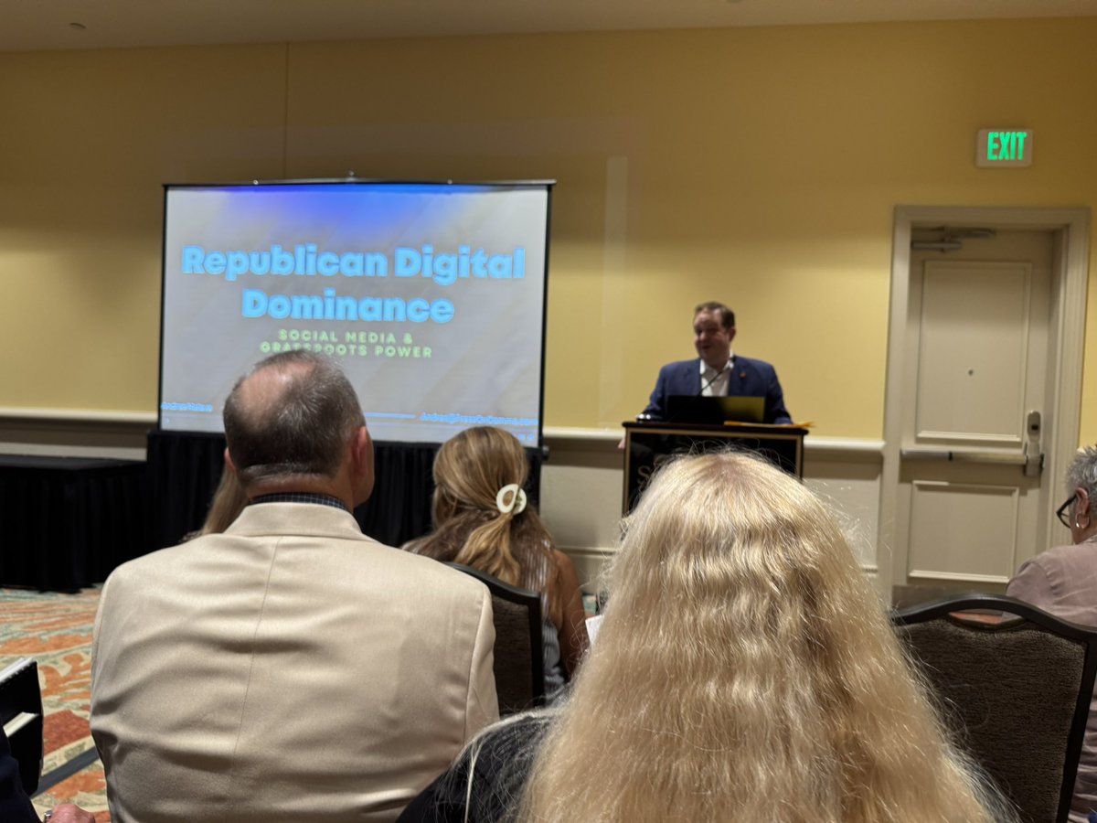 ltro's tweet photo. The @FloridaGOP Quarterly meeting has begun! 

With Seminole County’s contingent of Republican Club leaders. 

Florida Leads the Way! 
🇺🇸🐊🇺🇸
#KeepFloridaRed 
#RPOF
#RepublicanParty https://t.co/MLbBMyvAZ7