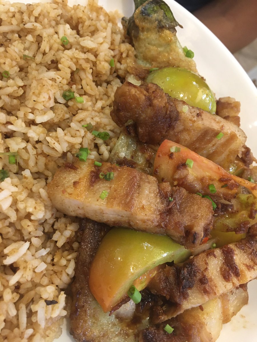 espanto_maan's tweet image. A friday dinner at Arroz Ecija Cafe
A filipino dish that’s make ur tummy full.
Start ur August with delicious foods 
#foods #filipinodish #happytummy