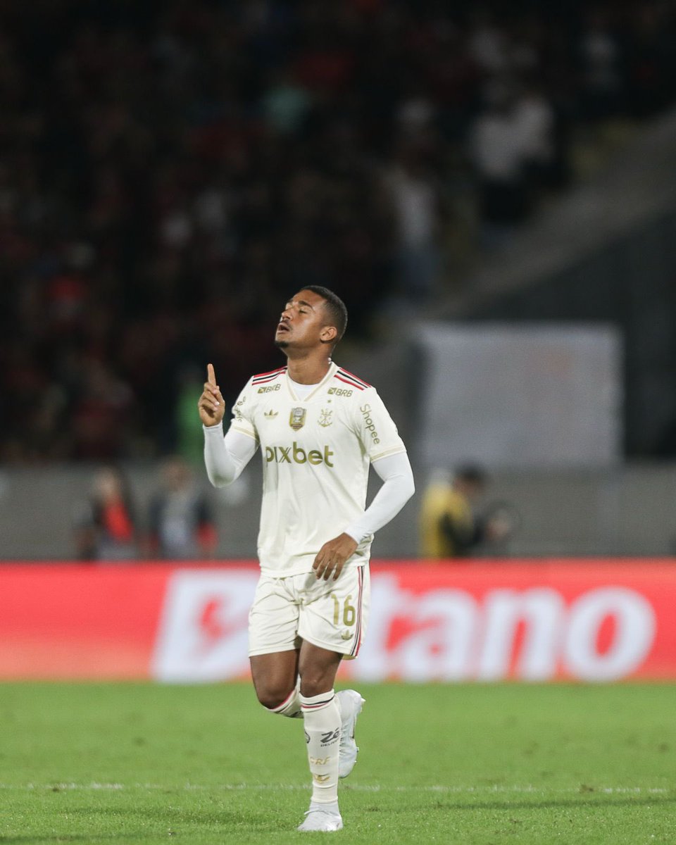 Samuel Lino, do Flamengo. 

#pics