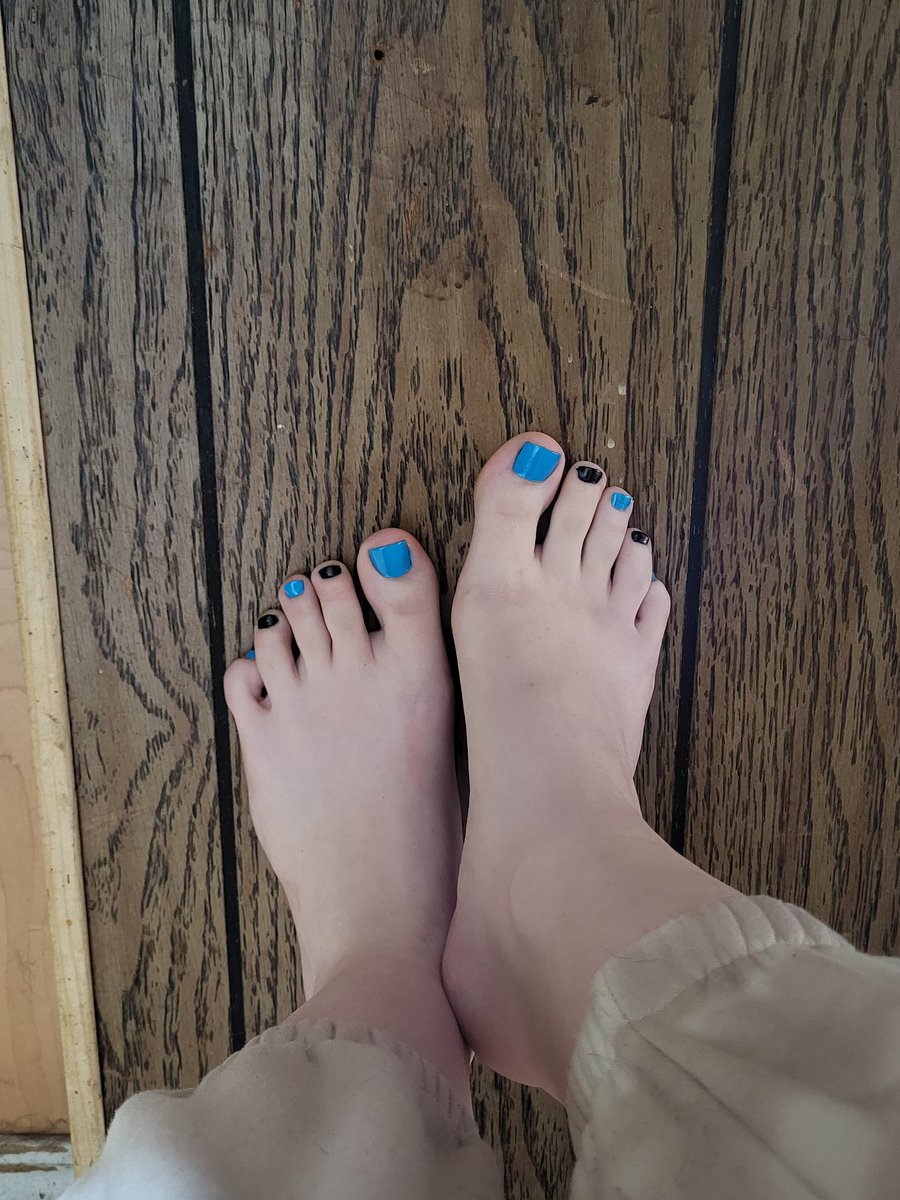 <a href="/SolesinDahood/">🔪🎃👣SOLES IN DA HOOD👣🎃🔪</a>