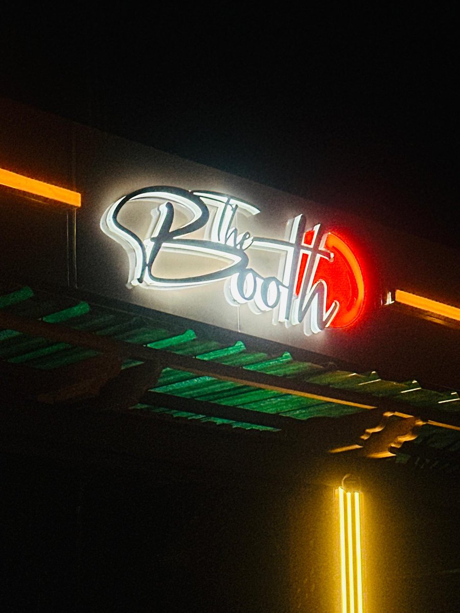 Ehhh guys <a href="/RonahAsiimwe1/">Nyina’barungi 👑</a> and <a href="/MakomaNation/">Makoma Nation</a> have cooked and they are unveiling #TheBooth today.

If you want the best meals,cocktails, juice, ice-cream and much more always check in ,TOTAL AURA.