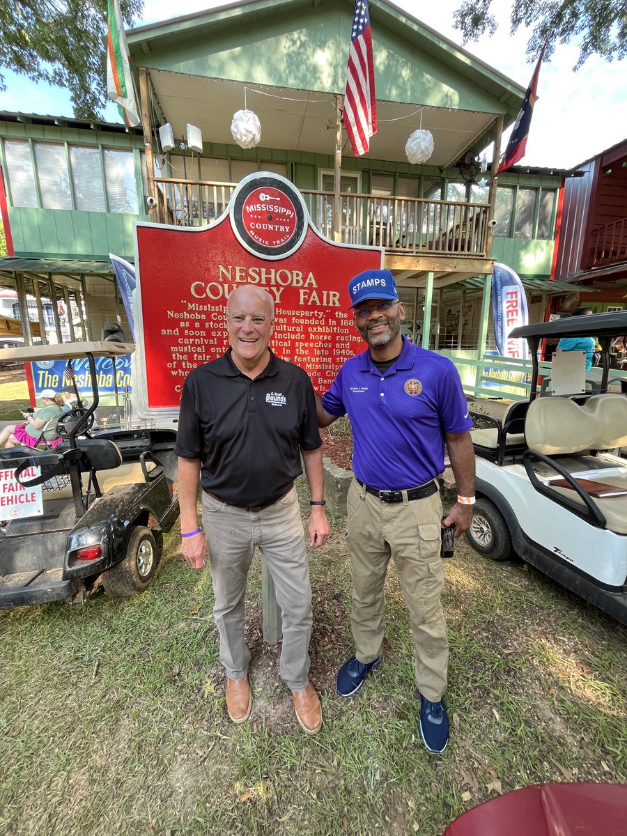 cs_bounds's tweet image. ⁦Great to catch up with former House colleague ⁦@DeKeitherStamps⁩ at ⁦@neshoba_ms⁩ this week.