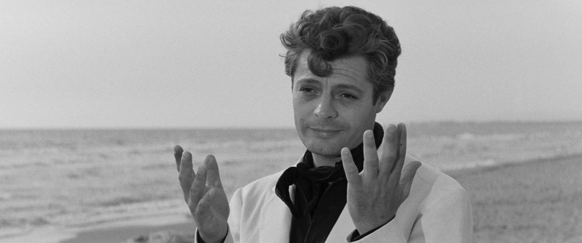 Th3PurpleDon's tweet image. Totally unforgettable! Entirely mesmerising! What a way to start the series 😍🇮🇹 #ItsAWonderful1 #LaDolceVita #FedericoFellini #MarcelloMastroianni #AnitaEkberg #AnoukAimee #PodernFamily #PodNation #Podcasts #ItalianMovies #OldMovies #OldMoviePodcast #Rome