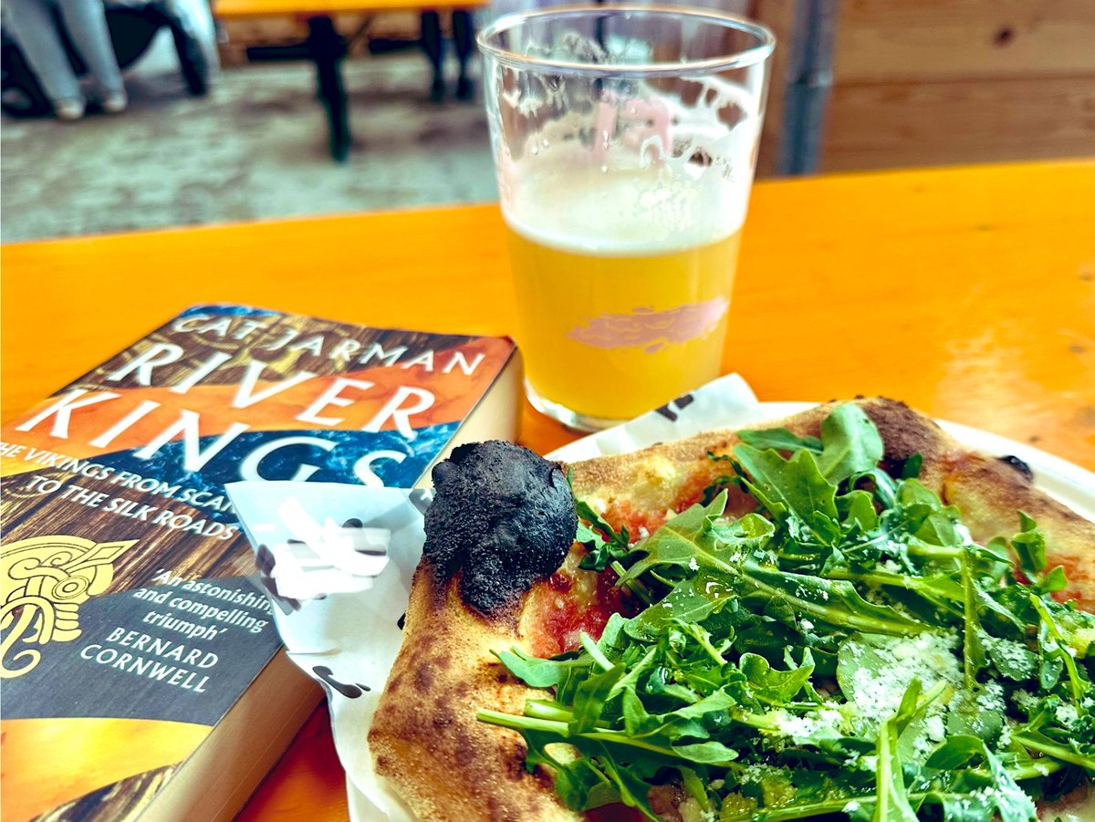 And so begins the weekend… #InternationalBeerDay 🍺🍕📚
