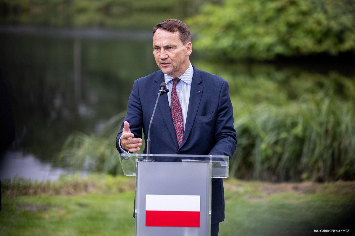 Ministry of Foreign Affairs 🇵🇱 (@polandmfa) on Twitter photo 💬 We discussed the 47th military aid package and work on two more. As part of packages 48 and 49, we plan significant support for 🇺🇦's defense capabilities later this year. I cannot provide details yet.
| Deputy PM, Minister <a href="/sikorskiradek/">Radosław Sikorski 🇵🇱🇪🇺</a> at a press conference with the 🇺🇦 FM 💬 We discussed the 47th military aid package and work on two more. As part of packages 48 and 49, we plan significant support for 🇺🇦's defense capabilities later this year. I cannot provide details yet.
| Deputy PM, Minister <a href="/sikorskiradek/">Radosław Sikorski 🇵🇱🇪🇺</a> at a press conference with the 🇺🇦 FM