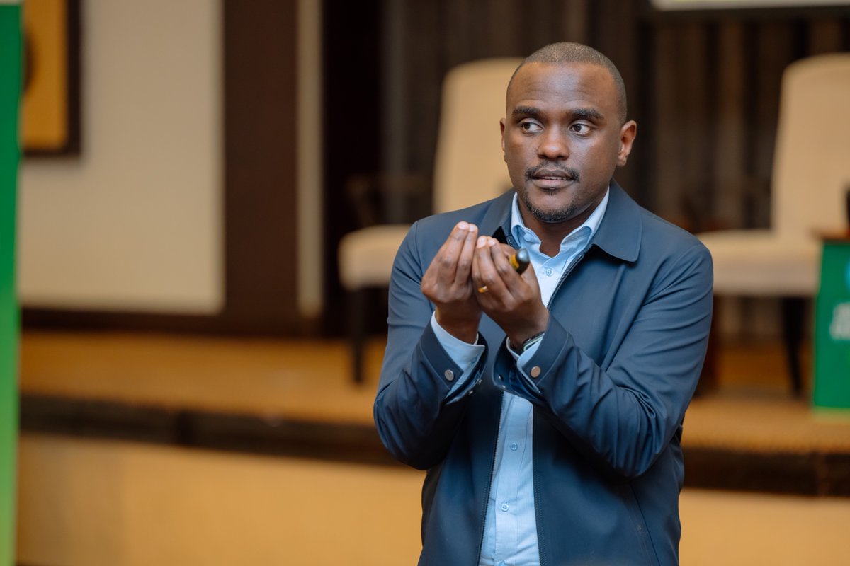 HKibirango's tweet image. I was honored to give a talk on ‘Healthy Minds:Engaged Teams’ to some incredible HR professionals convened by the Rwanda Human Resource Management Organization. #AddingValue #ServingLeaders