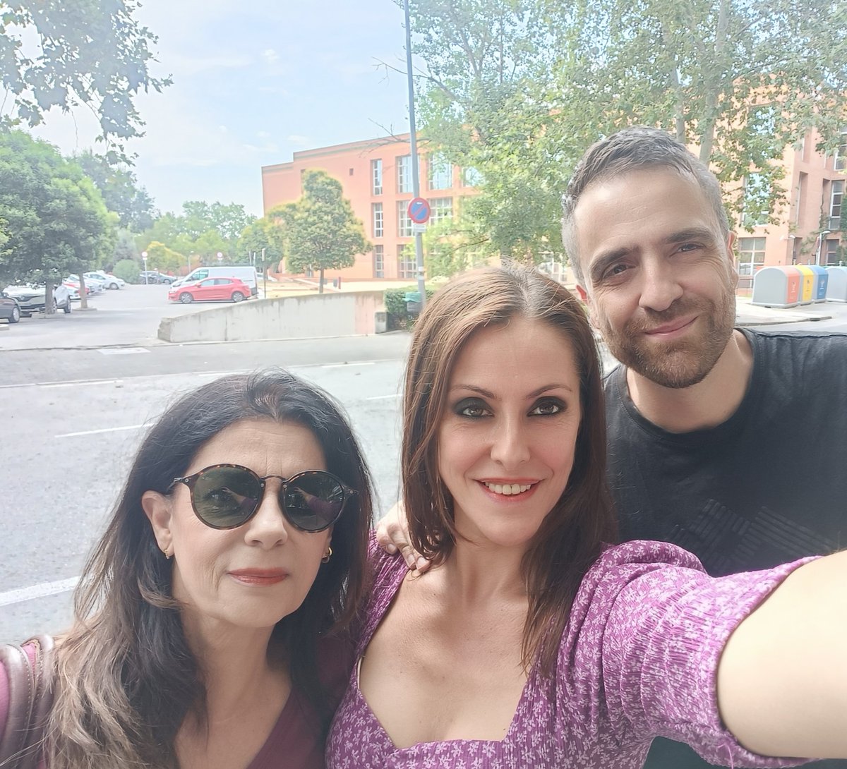 > La PAH – Stop Desahucios #Alcorcón salimos de la reunión con representantes del Ayuntamiento para abordar la emergencia habitacional.
Seguimos luchando por el derecho a techo de todas las vecinas y vecinos. 🏠✊
#ViviendaDigna #DerechoATecho
<a href="/Manuel1147/">Manuel San Pastor</a>