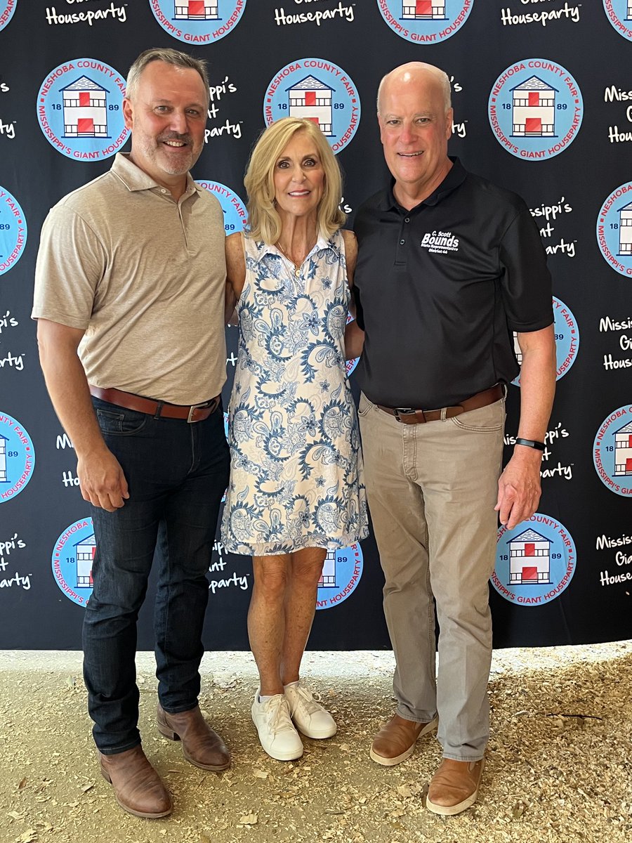 cs_bounds's tweet image. Great to have ⁦@JasonWhiteMS⁩ and ⁦@LynnFitchAG⁩ at ⁦@neshoba_ms⁩ for the political speaking program this week. 🇺🇸🇺🇸