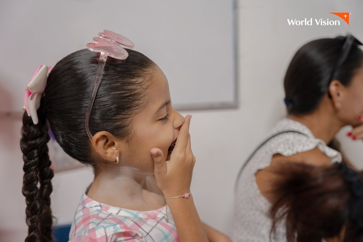 En el Open House de la Casa Club de Cañas, los niños, niñas y adolescentes se convirtieron en guías especiales. Con juegos y adivinanzas, mostraron los espacios donde cada día aprenden, crean y sueñan.

#CasaClubCañas #40AñosDeSueños #WorldVisionCR