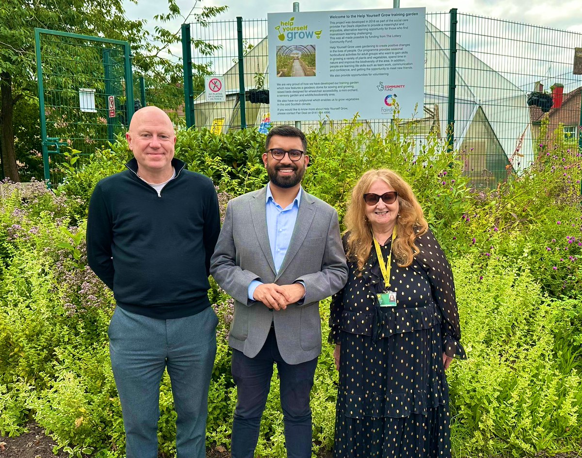 Excellent day at the Fair Deal Help Yourself Grow graduation ceremony with councillors <a href="/Paul4Linn/">Bailie Paul McCabe</a> &amp; Margaret Morgan in The Stables in Castlemilk. 

Very inspiring to hear about the positive impact it’s having on local people!