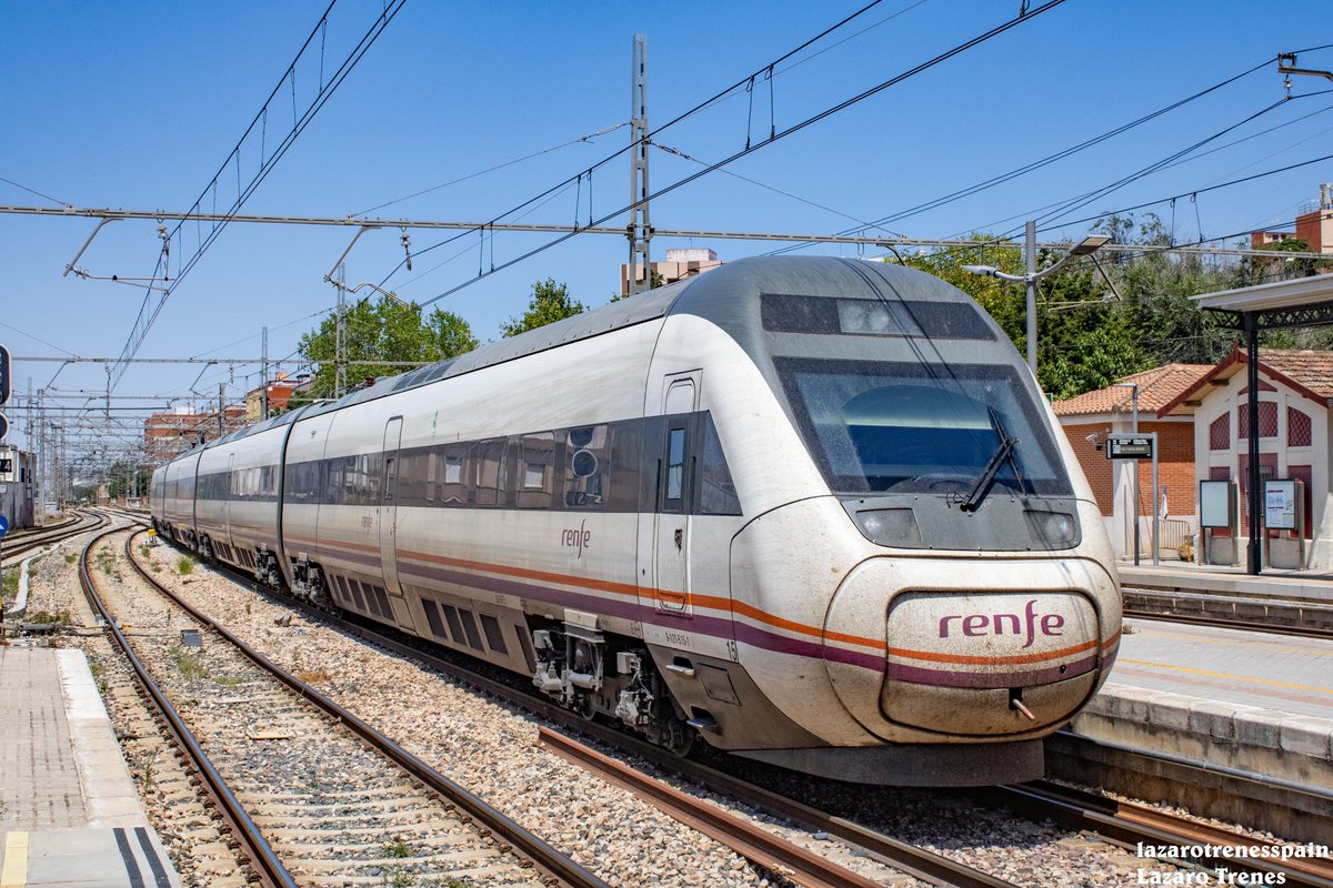 Renfe S121 realizando servicio Intercity Madrid-Gandía pasando por Silla Valencia Junio 2025 @renfe  #TRAIN #photo #renfe