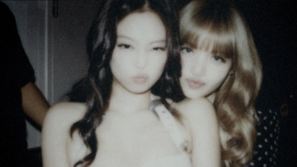 rrubylisa's tweet image. help i’m still at the restaurant