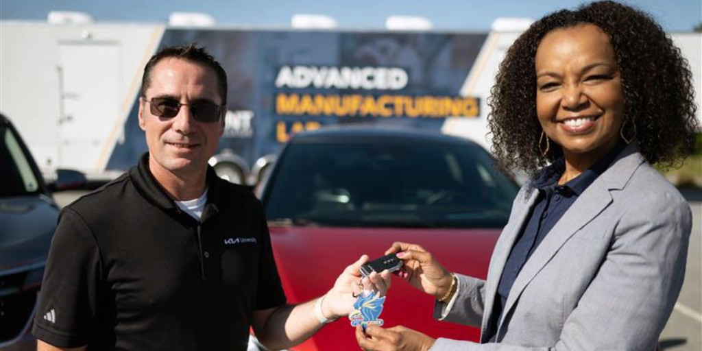 ⚡️ BIG NEWS! We're going electric! We're thrilled to partner with Kia America to bring cutting-edge electric and hybrid vehicle training to our Automotive Technology program!

Read more at ow.ly/MXII50WyMt2