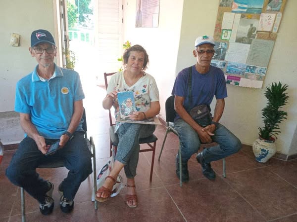 Boris LG Cuartero (@bcuartero) on Twitter photo Literatura en Casa de los Abuelos de reparto Pastorita en #Cienfuegos #CubaEsCultura
<a href="/SolMayelin/">Mayelín del Sol</a> <a href="/YolexiRdguez/">Yolexis Rodriguez</a> <a href="/YaquedeCuba/">Yaquelin</a> <a href="/agnes_becerra/">Agnes Becerra</a> <a href="/EVilluendasC/">Enrique Villuendas</a> <a href="/alfonso_noya/">Alfonso Noya Martínez🇨🇺</a> <a href="/CubanaLidice/">Lídice Cienfuegos Cuba🇨🇺🇨🇺</a> <a href="/Armandocv781123/">Armando Carranza Valladares</a> <a href="/yulls_yusimi/">Yusimi Yulls Quintana</a> <a href="/FernandezMaryde/">Maryde Fernández López</a> <a href="/PerlavisionTV/">Perlavisión TV</a> Literatura en Casa de los Abuelos de reparto Pastorita en #Cienfuegos #CubaEsCultura
<a href="/SolMayelin/">Mayelín del Sol</a> <a href="/YolexiRdguez/">Yolexis Rodriguez</a> <a href="/YaquedeCuba/">Yaquelin</a> <a href="/agnes_becerra/">Agnes Becerra</a> <a href="/EVilluendasC/">Enrique Villuendas</a> <a href="/alfonso_noya/">Alfonso Noya Martínez🇨🇺</a> <a href="/CubanaLidice/">Lídice Cienfuegos Cuba🇨🇺🇨🇺</a> <a href="/Armandocv781123/">Armando Carranza Valladares</a> <a href="/yulls_yusimi/">Yusimi Yulls Quintana</a> <a href="/FernandezMaryde/">Maryde Fernández López</a> <a href="/PerlavisionTV/">Perlavisión TV</a>