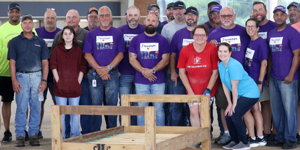 sparklightcares's tweet image. 12 kids in Jackson County now have beds of their own and a whole lot of love. We teamed up with Sleep in Heavenly Peace Jackson County to build beds for children in need. We donated supplies + gave paid time off through our Angel Day program to make it happen. #SparklightCares