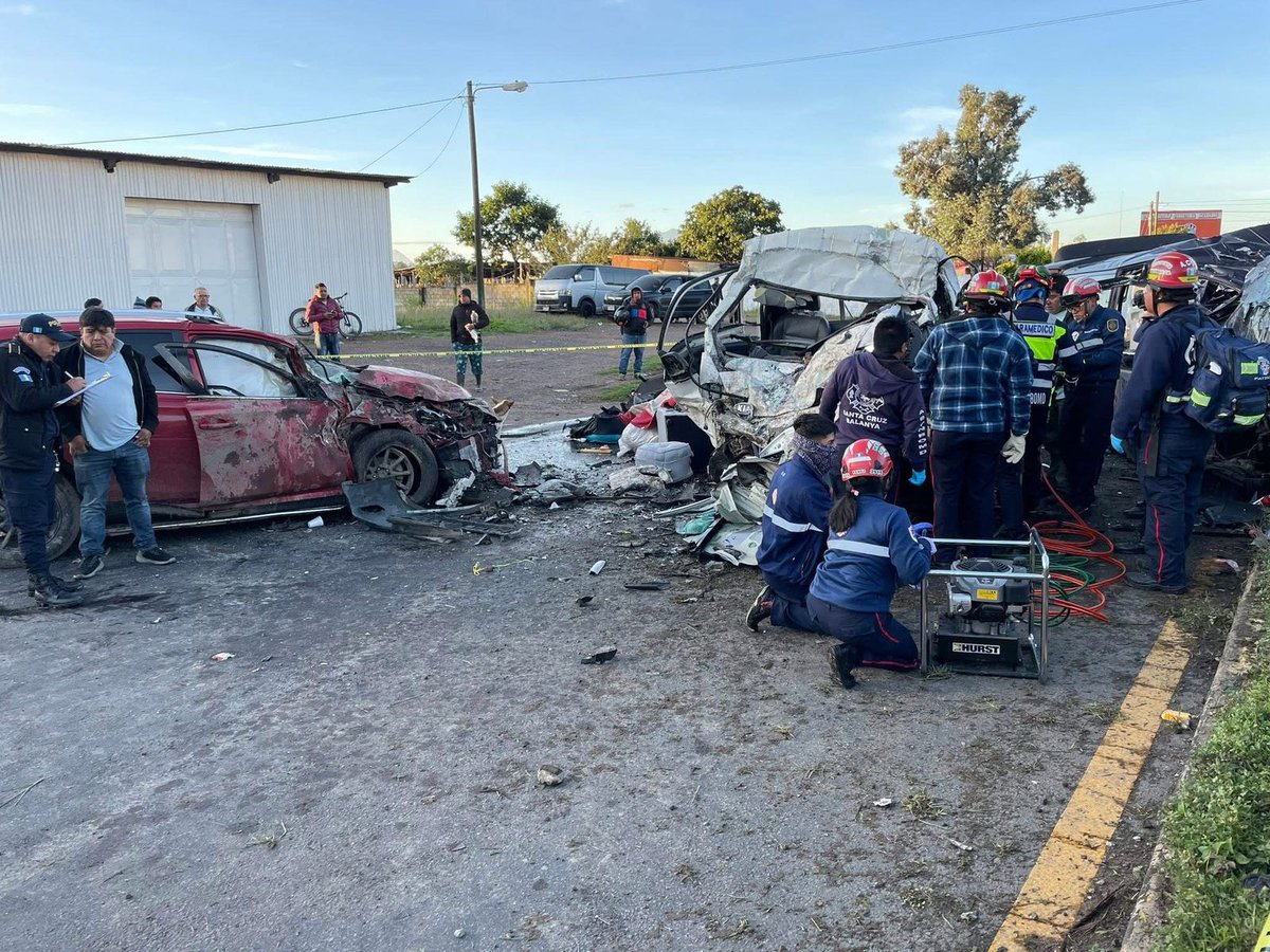 PublinewsGT's tweet photo. 🚨Identifican a los dos fallecidos en accidente de Tecpán

El hecho se registró en la madrugada de este viernes 1 de agosto. 

#PublinewsGT #Accidente #Tecpán

👇👇👇
https://t.co/4XnfYfJCca https://t.co/qhhEIoHGYL