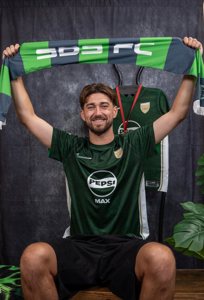 ALFIE IS A GREEN! 💚

Alfie Matthews joins SDS FC for Season Two of Baller League after facing us in the Final at the O2 recently! He also scored 4 goals in a game against us so it’s great to have him on our side! 

#TheGrassIsGreener 🤌🏾