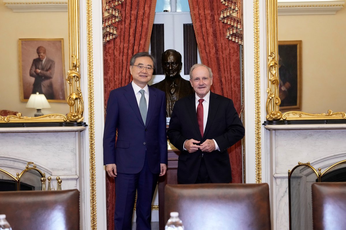 Senate Foreign Relations Committee Chairman (@senateforeign) on Twitter photo It was great to welcome Foreign Minister Cho to the Capitol yesterday. South Korea is a tremendous partner of the United States. We had productive conversations about our shared economic and security interests, and the work both countries must do to strengthen our alliance. It was great to welcome Foreign Minister Cho to the Capitol yesterday. South Korea is a tremendous partner of the United States. We had productive conversations about our shared economic and security interests, and the work both countries must do to strengthen our alliance.