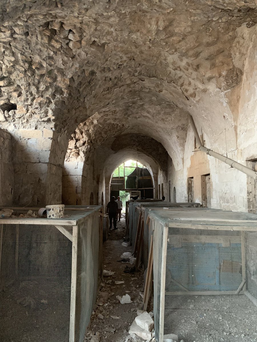 Estar /ماردين אשתר ܐܣܬܪ (@maridingulav) on Twitter photo Bir Tarih ve Miras ancak böyle korunur.
Çok dilli bir şehirde çok dilli kitabeler keşfedilmeye değer.
3. Foto tam bir tahribat çünkü tarihi eseri soba borusunun kurbanı olmuş.
1. #Ermenice kitabe ve mimari <a href="/TCKulturTurizm/">T.C. Kültür ve Turizm Bakanlığı</a> in sahip çıkılmasını bekliyorlar.
Li #Mêrdîn wêneyên xas. Bir Tarih ve Miras ancak böyle korunur.
Çok dilli bir şehirde çok dilli kitabeler keşfedilmeye değer.
3. Foto tam bir tahribat çünkü tarihi eseri soba borusunun kurbanı olmuş.
1. #Ermenice kitabe ve mimari <a href="/TCKulturTurizm/">T.C. Kültür ve Turizm Bakanlığı</a> in sahip çıkılmasını bekliyorlar.
Li #Mêrdîn wêneyên xas.