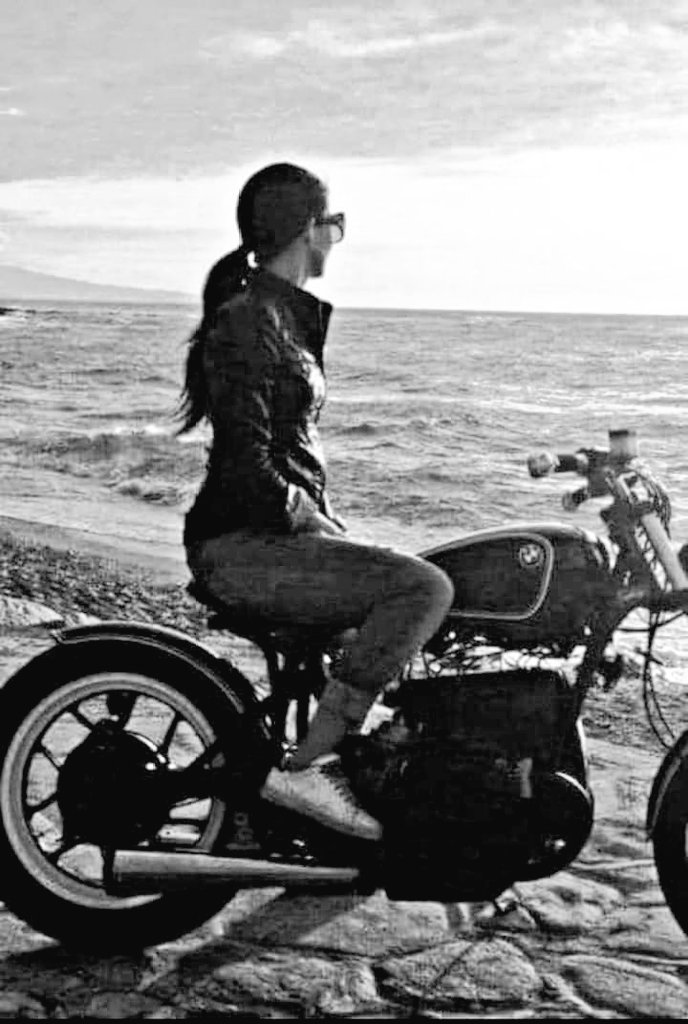 ¡Es viernes! El único día que llega con cara de “libertad condicional” y huele a escapatoria...