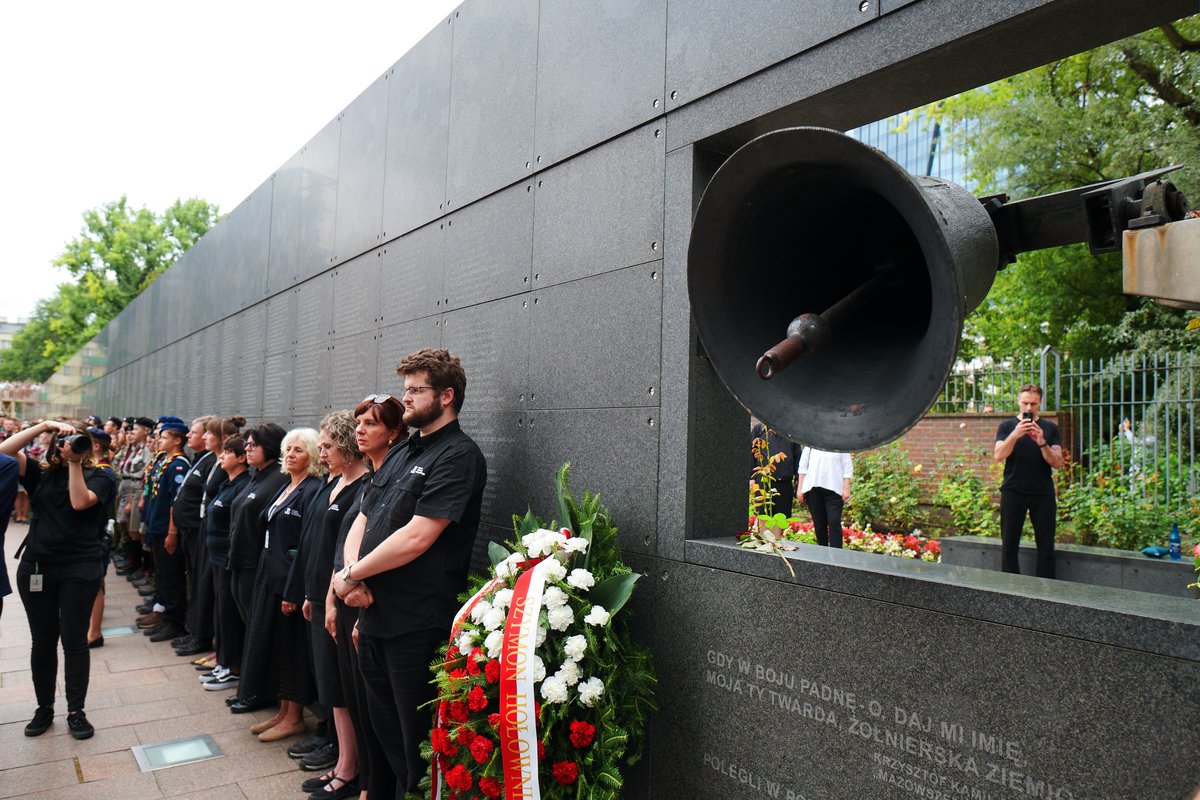 W Godzinie „W”, 1 sierpnia, o 17.00 oddaliśmy hołd tym, którzy 81 lat temu stanęli do walki o wolność Polski. 

Cześć Ich pamięci! 🇵🇱