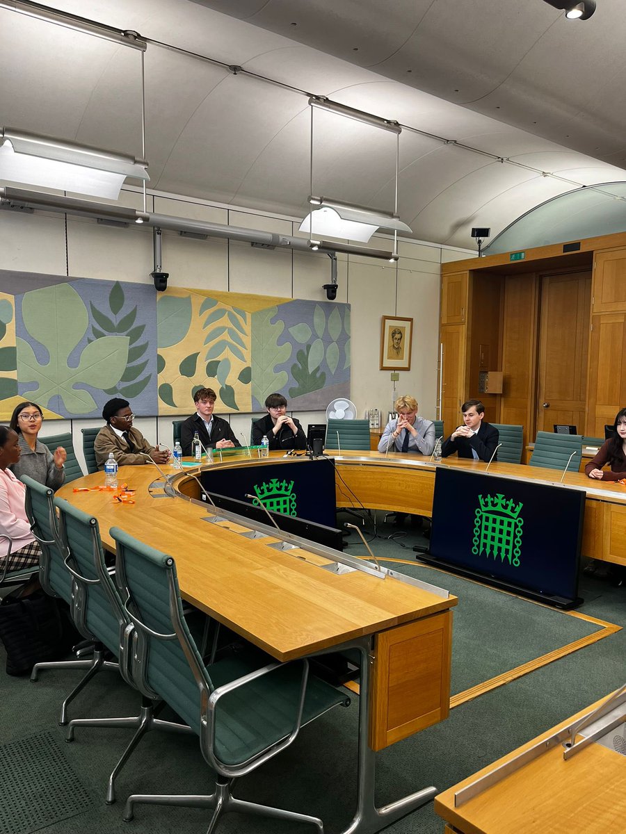 The Emily4MK summer programme kicked off this week! A group of 15-18 year old students from across Milton Keynes Central joined me and my team for a crash course on all things politics 🎉