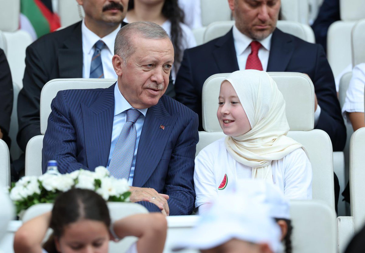 Tam olarak bu fotoğrafı görmek için oy veriyorum Tayyip Erdoğan’a