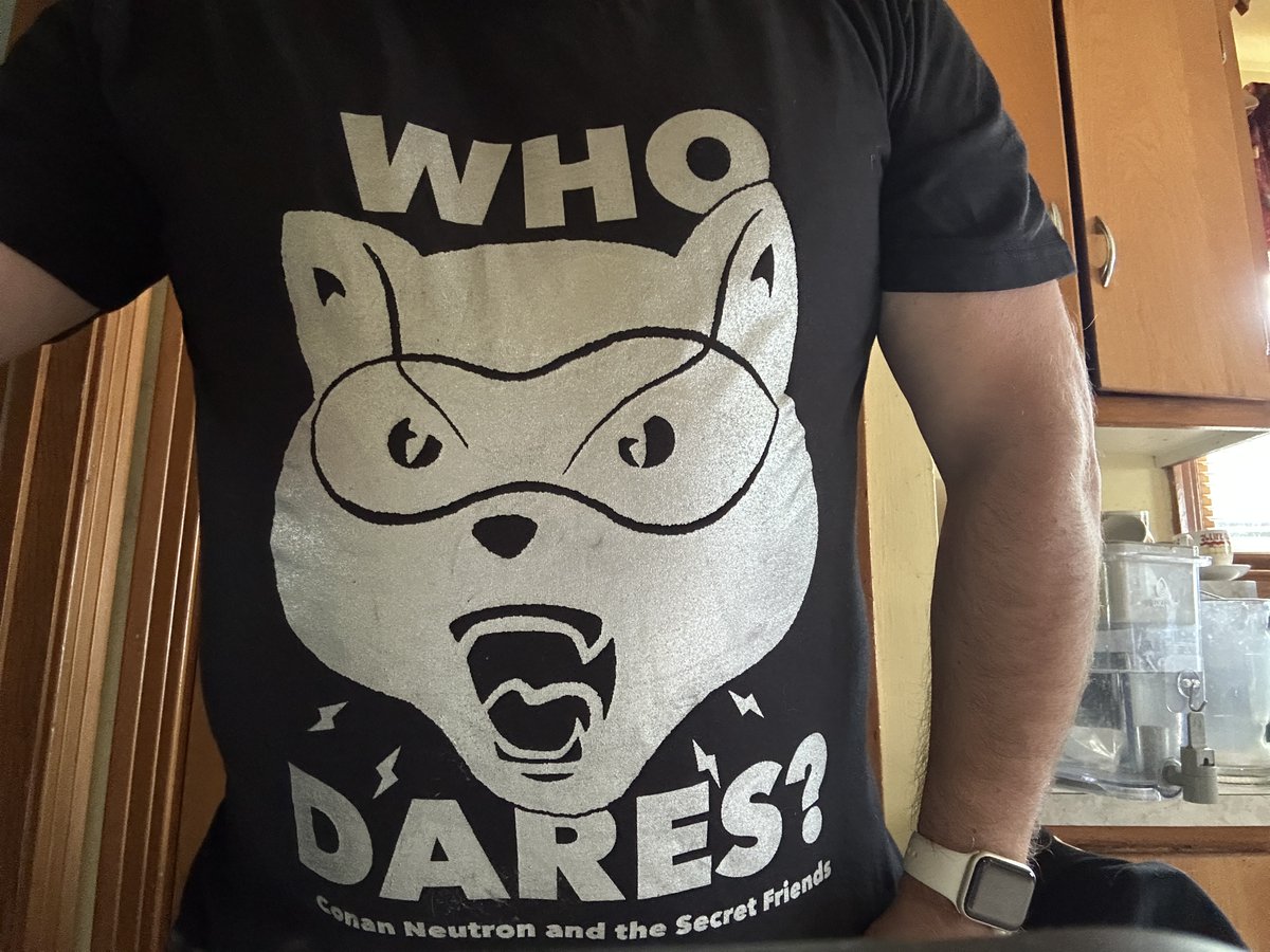 Hi! Bandcamp friday today. A great day to purchase music and merch since the artist gets the whole share, we have US Sized WHO DARES? shirts up finally, nothing larger than an XL left i'm afraid.
neutronfriends.bandcamp.com/merch/who-dare…