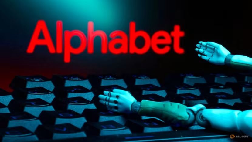 Tech Startups (@thetechstartups) on Twitter photo 🚨 Big money in AI infra! 🚨
@Nvidia 🧠 and Alphabet’s <a href="/CapitalG/">CapitalG</a> 💰 are reportedly in talks to invest billions in storage startup Vast Data 🗃️—in a funding round that could hit a $30B valuation 💥
Vast powers AI giants like @xAI ⚙️ & <a href="/CoreWeave/">CoreWeave</a> 💡
Full story ⬇️ 🚨 Big money in AI infra! 🚨
@Nvidia 🧠 and Alphabet’s <a href="/CapitalG/">CapitalG</a> 💰 are reportedly in talks to invest billions in storage startup Vast Data 🗃️—in a funding round that could hit a $30B valuation 💥
Vast powers AI giants like @xAI ⚙️ & <a href="/CoreWeave/">CoreWeave</a> 💡
Full story ⬇️