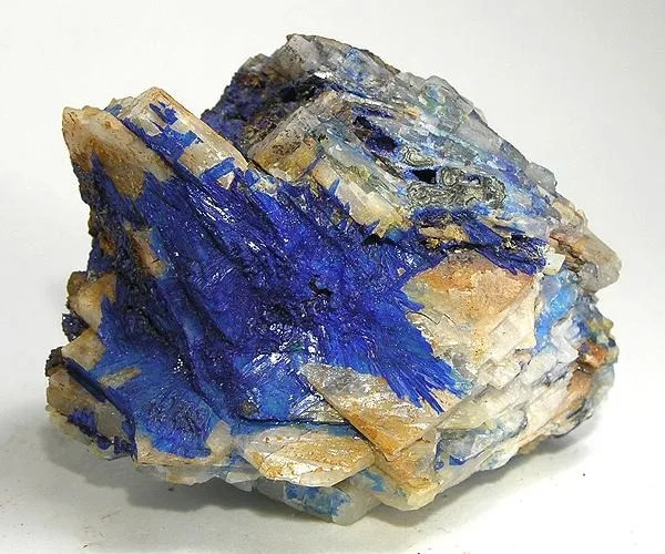 ARockygems's tweet photo. Welcome to a new month at Rockygems Marketplace! This August our Mineral of the Month is Linarite. Read about it here: https://t.co/2eVh6vqGCK https://t.co/Wq9F7QBhI2