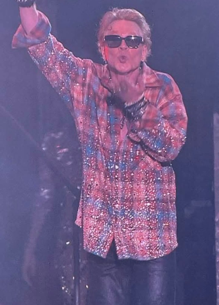 KateBGata's tweet photo. Ah se abrindo tivesse o @axlrose dentro assim π π
ππ½ππ½ππ½
Adoroooooo π©΅πΉπ₯°
#misterybox #gnr #buyidream #goodsurprises #giftafriend #beautiful https://t.co/W8mvw1cymd