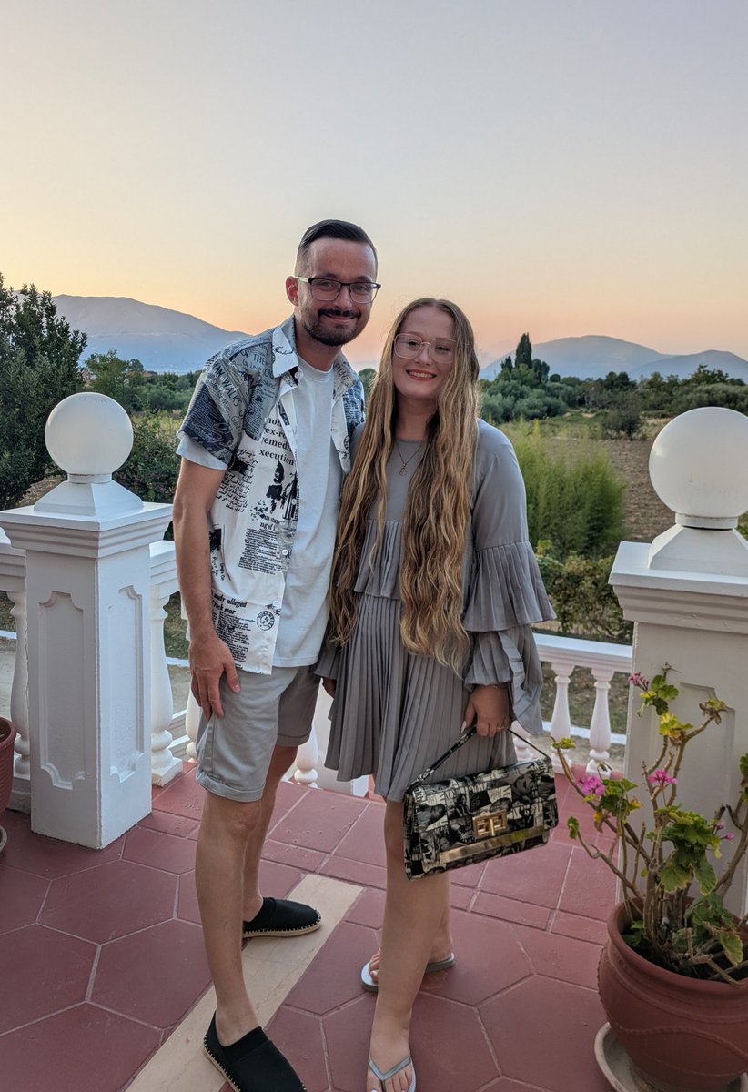 🌄☀️❤️

Life is adventure you have to live it ❤️