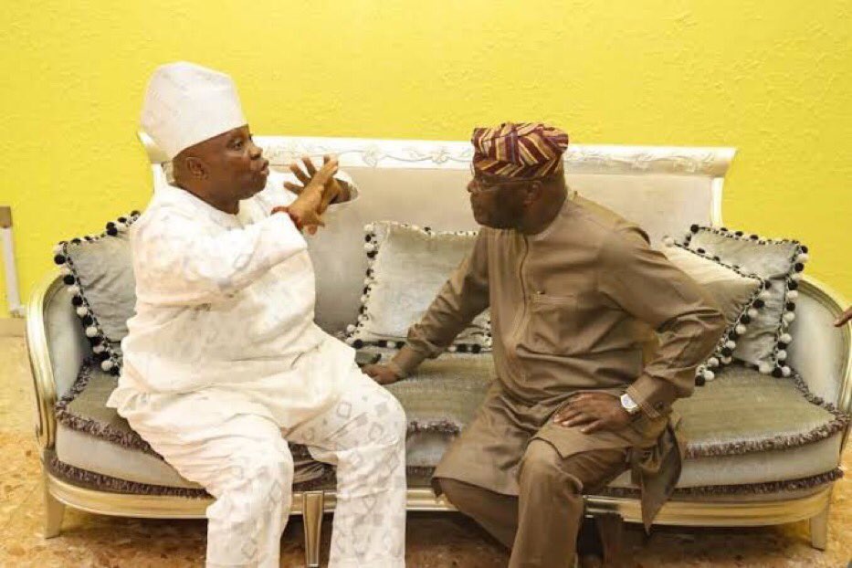 Gist time with Sabrina
#BBNaija #BBNaijaS10