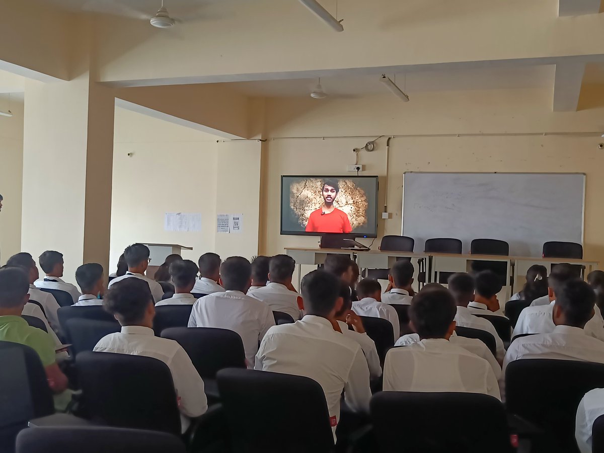 scellgecwc's tweet image. 🚀 Startup Spark Ignited!
Successfully conducted our Startup Bihar Orientation Program for the fresh minds of Batch 2025 at Government Engineering College, West Champaran.
Here’s to a new generation of innovators! 💡 #StartupBihar #GECWestChamparan
#scellgecwc #innovation