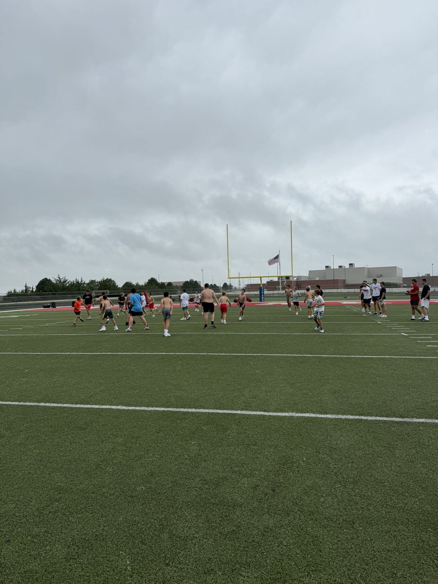 NorrisFootball's tweet photo. Days 3 and 4 with our 7th and 8th graders were awesome! Thank you to all kids who camp to camp this week! #TEAM

Titan Effort - 7th Grade - Rylen Bell
Titan Effort - 8th Grade - Rhet Bauer
Camp MVP - 7th Grade - Kyler Meints
Camp MVP - 8th Grade - Ayden Kolman https://t.co/XbMAZERWZY