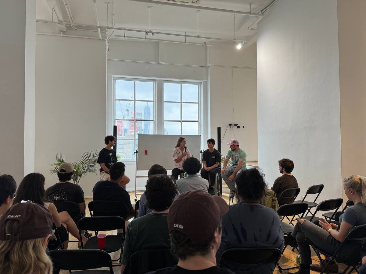 pintodotmoney's tweet image. Stable Gathering x Pinto was a massive success. Builders from TradFi and DeFi came together to talk about the importance of improving stablecoin rails and increasing adoption. 

In a dedicated panel on decentralized stablecoins, @bwein_ made his case for the importance and…