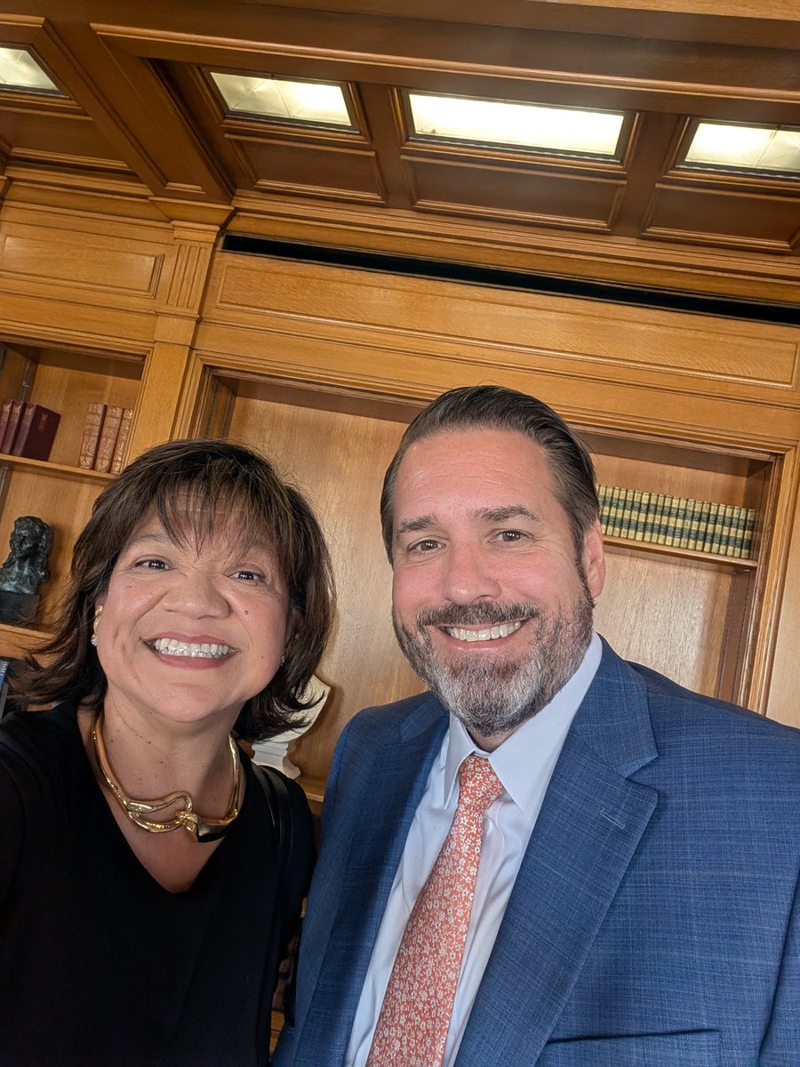 It was wonderful to see our UT President, Jim Davis. What starts here changes the world.🤘🏼