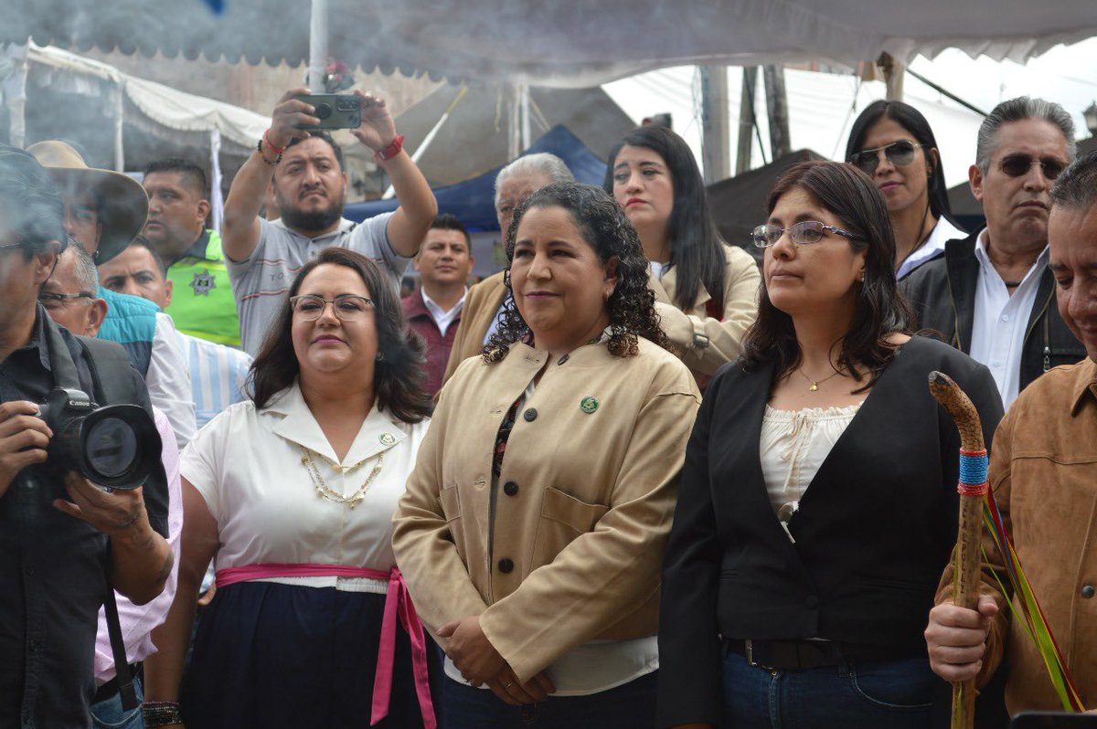 Acompañé al presidente Toño Díaz en el homenaje al Ing. Salvador Sánchez Colín, pilar del campo mexicano.
En la Expo Agro Coatepec Harinas se reconoció a 17 productoras y productores que con trabajo e innovación hacen grande a su municipio.
#CoatepecHarinas 🌱