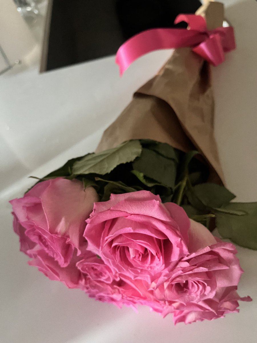 DoraGomm_'s tweet photo. 🥰 https://t.co/lmcjLQgYI4