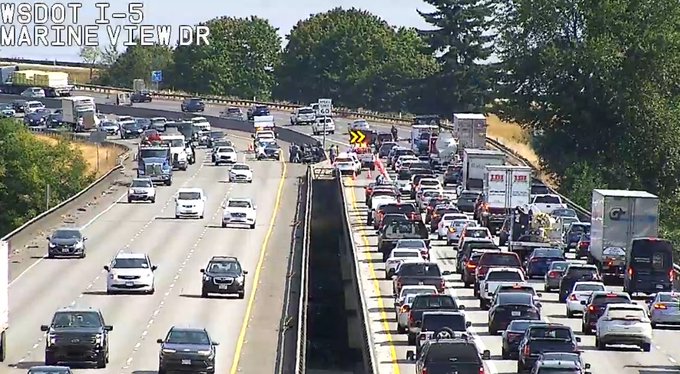 更新3：エベレットのSR 529近くのI-5で北行きおよび南行きの左車線が閉じたままです（MP