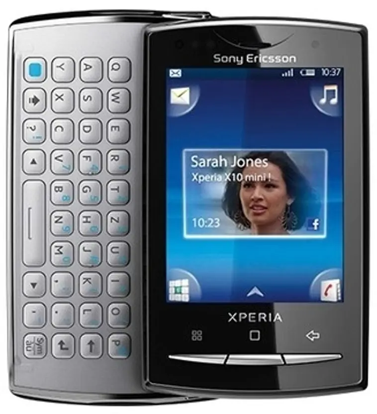 VeeroTech's tweet photo. 2 of my all-time favorite phones.
@Sony #Experia X10 and X10 Mini Pro.