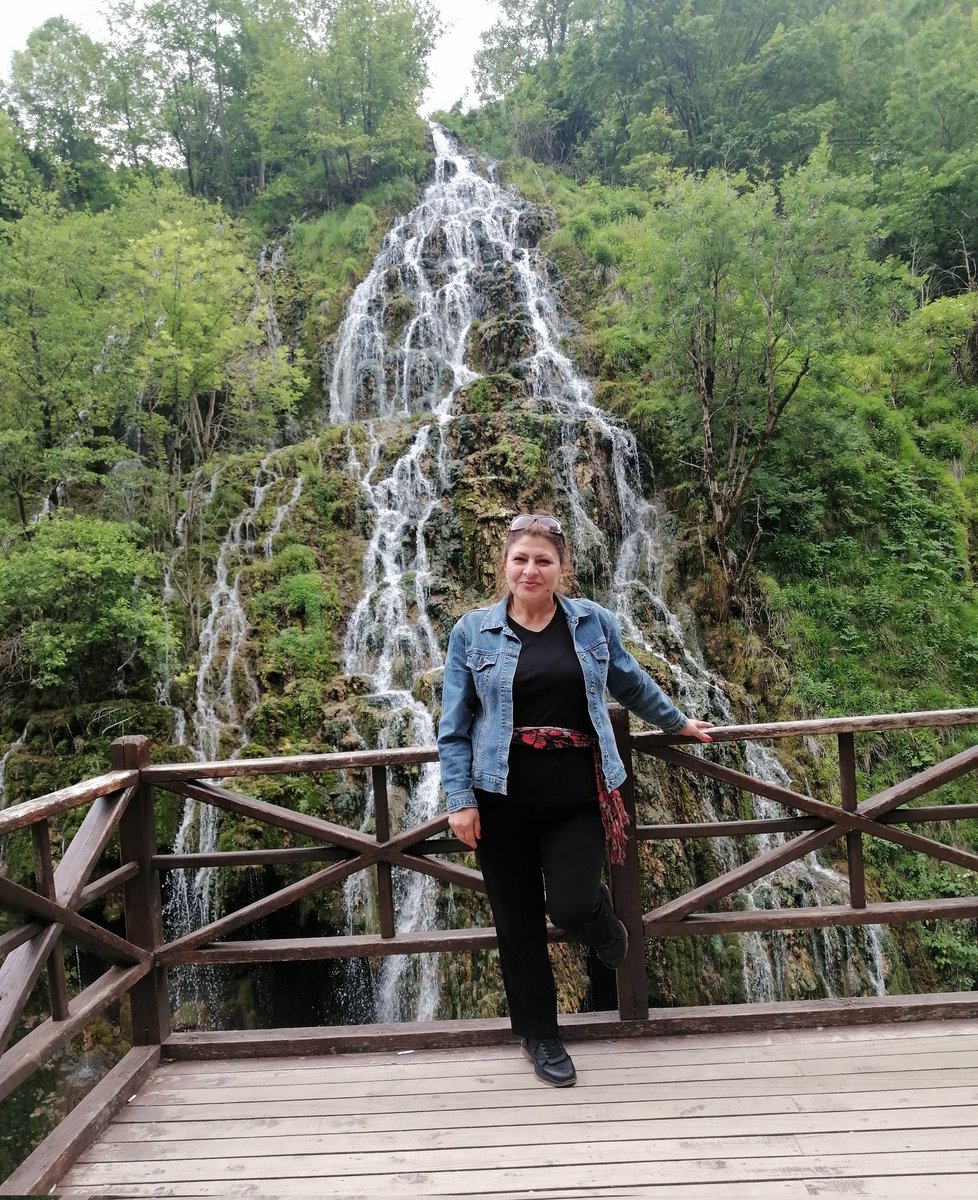 Belki bir Otilia değildik ama bizde orada resim çektirdik.🤭