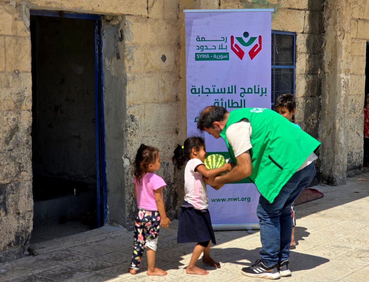 What is summer without watermelon?

This International Watermelon Day, we are passing out sweet slices to the children we serve. Big red grins and pure joy.

🍉 How are you celebrating today?

mwlimits.org/sponsor-a-chil…

#WatermelonDay #MWLimits #SummerJoy #MercyWithoutLimits