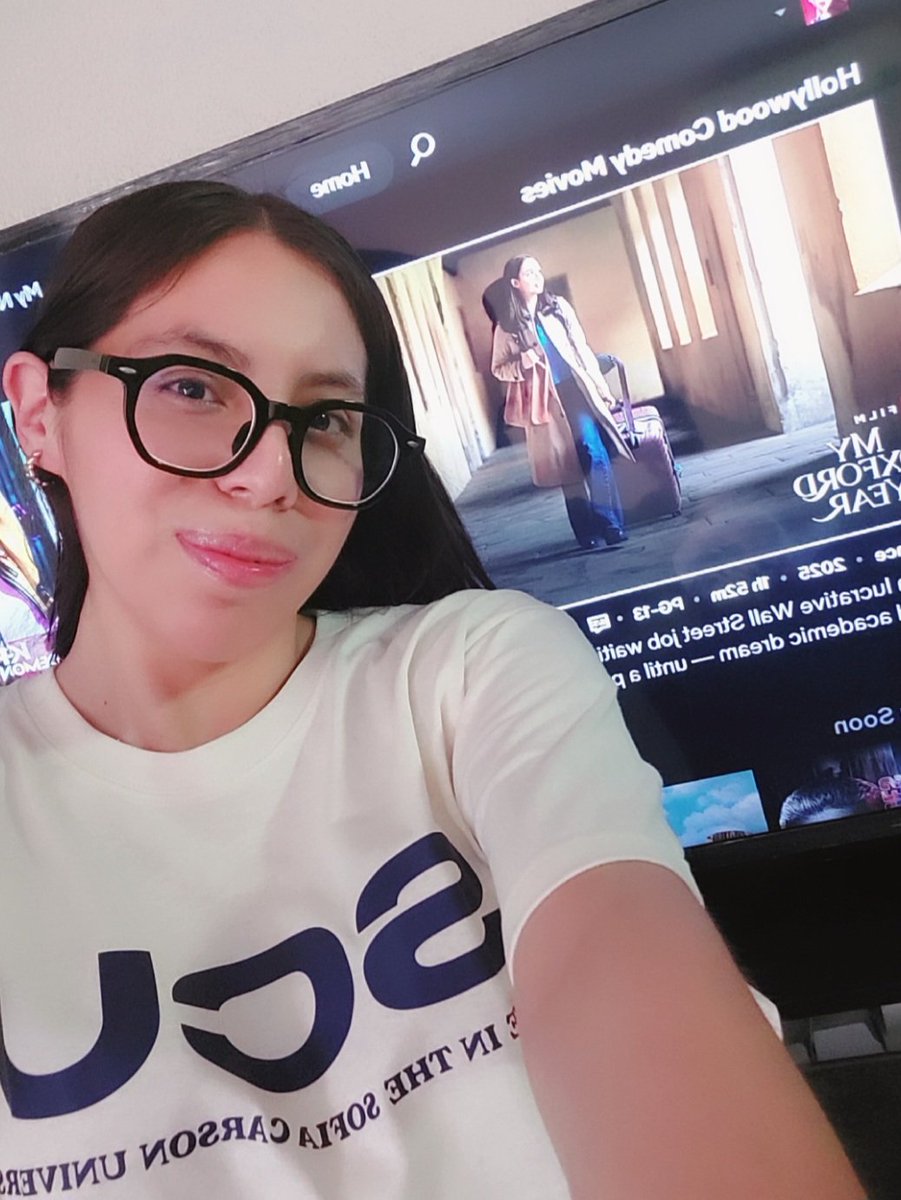 simrixcarson's tweet image. I loved meeting Anna de la Vega, #MyOxfordYear made me laugh, scream and cry (I was a sea of tears at the end), I really loved every second of this film♥️🇬🇧 @SofiaCarson I'm so proud of you and you have my unconditional support, keep shining my superstar, te adoro millones💘💫