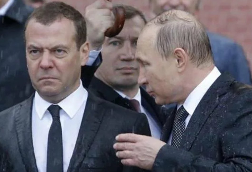 - Ты чего там опять Трампу понаписал?