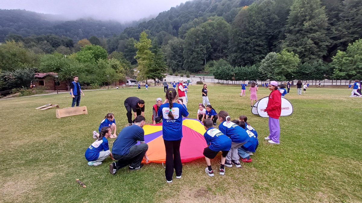 GSB Yaz Kulübü’nde dopdolu bir gün geçirdik! 🌞 

Gençlerimizle birlikte doğayla iç içe keyifli bir piknik yaptık. Geleneksel oyunlar, çuval yarışı, halat çekme, futbol ve voleybol ile enerjimizi zirveye taşıdık!🎯

GSB Yaz Kulübü’nde yaz, gençlerle daha güzel! 💪✨