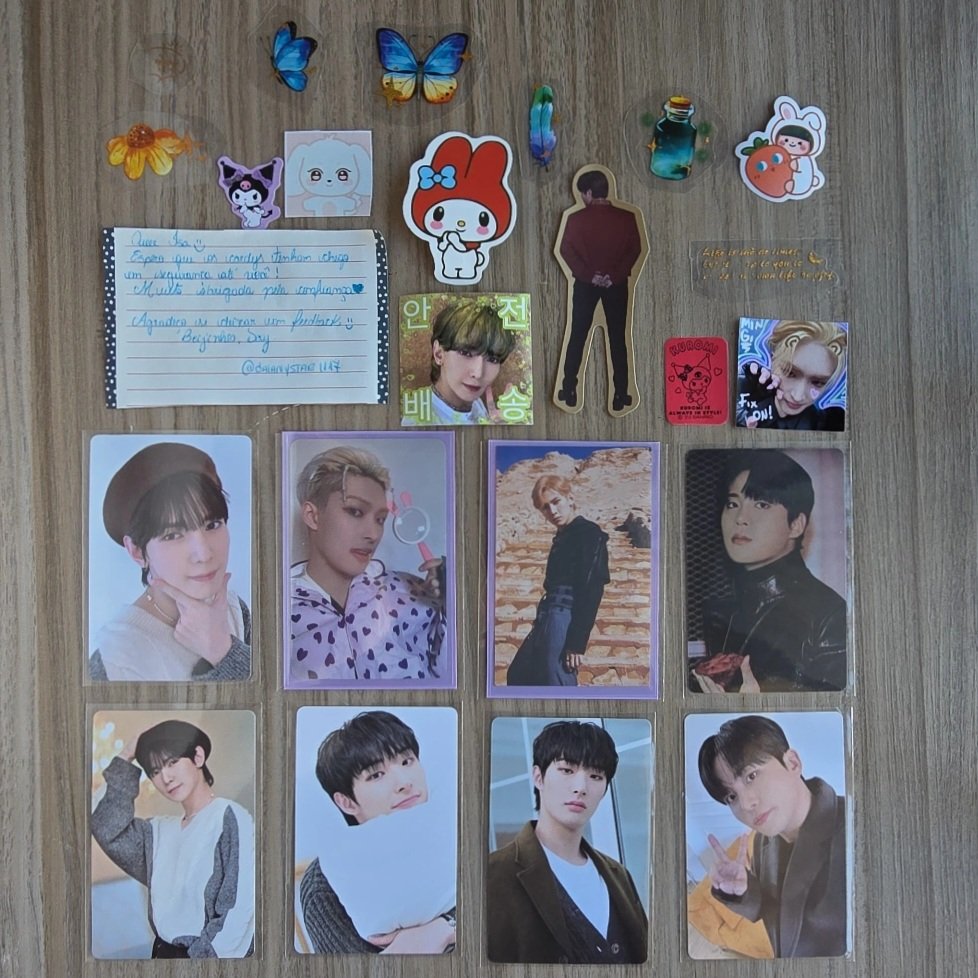 feedback mais que positivo pra Dai <a href="/DaianyStar1117/">Dai ✨VIU O SKZ ✨</a> que me vendeu essa pob do gigi e o yeo debut, a entrega super rápida em menos de 24 horasAJAKAJKA obrigada pela compra Daizinha 🥺❤️