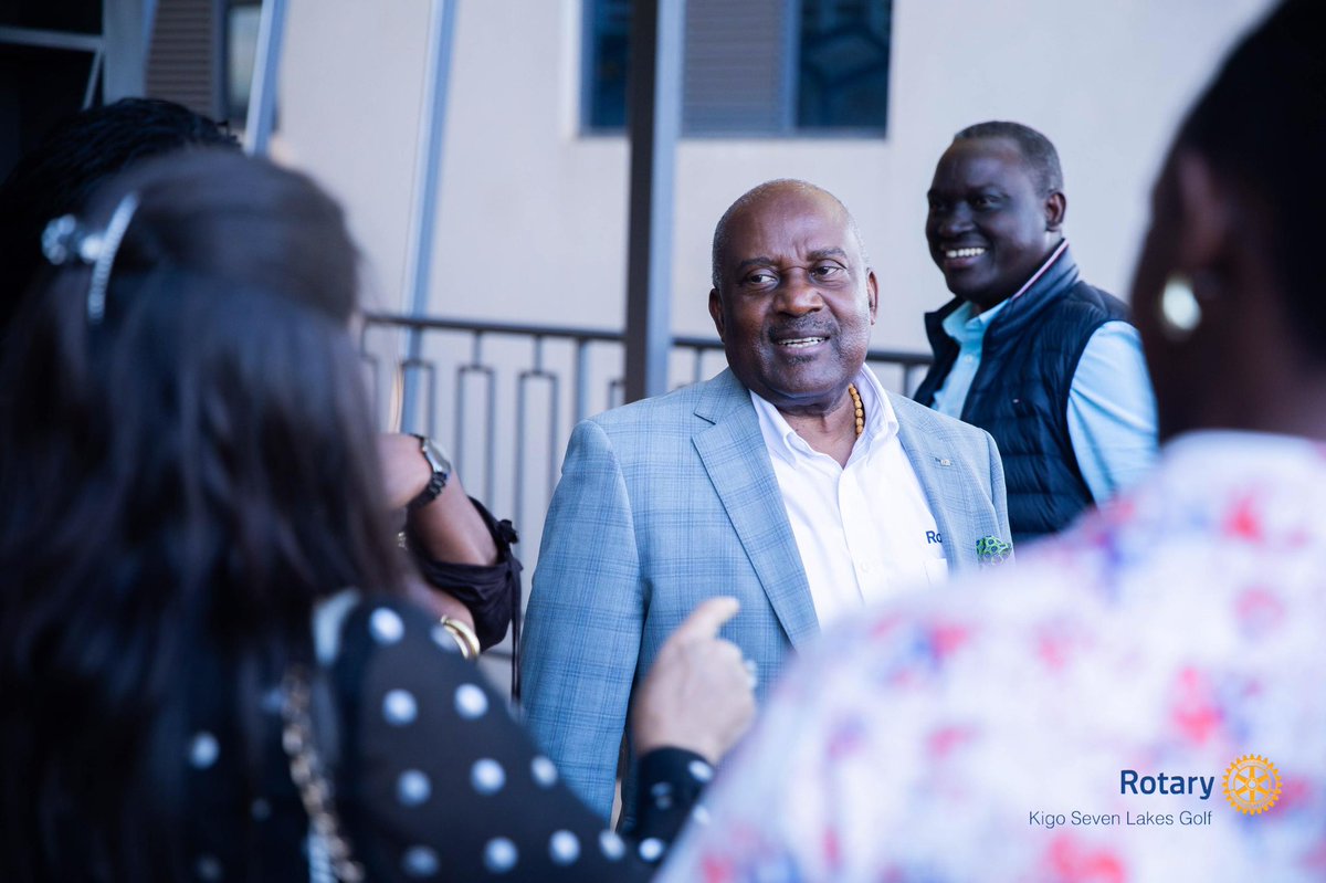 Warm smiles and hearty laughter in air at the Vocational Fellowship. More than just networking, it’s the Rotary spirit in action. 

#kigo7lakes