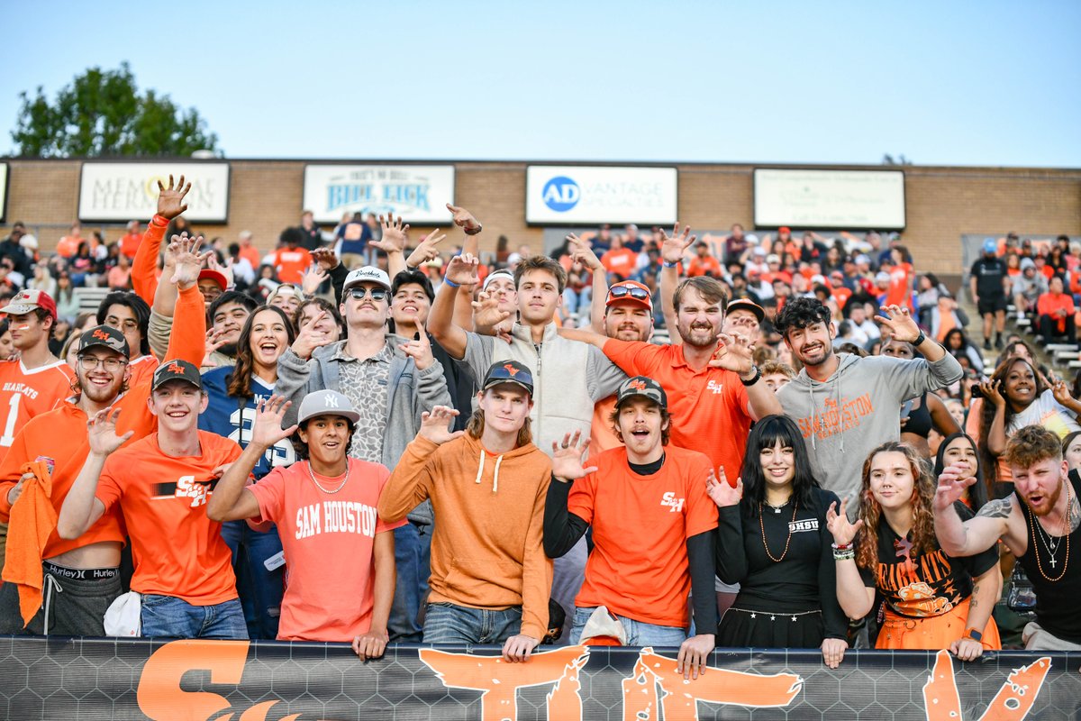 Days like these are almost here. Houston, we’ll see you in just 4 Fridays! #eatemupkats