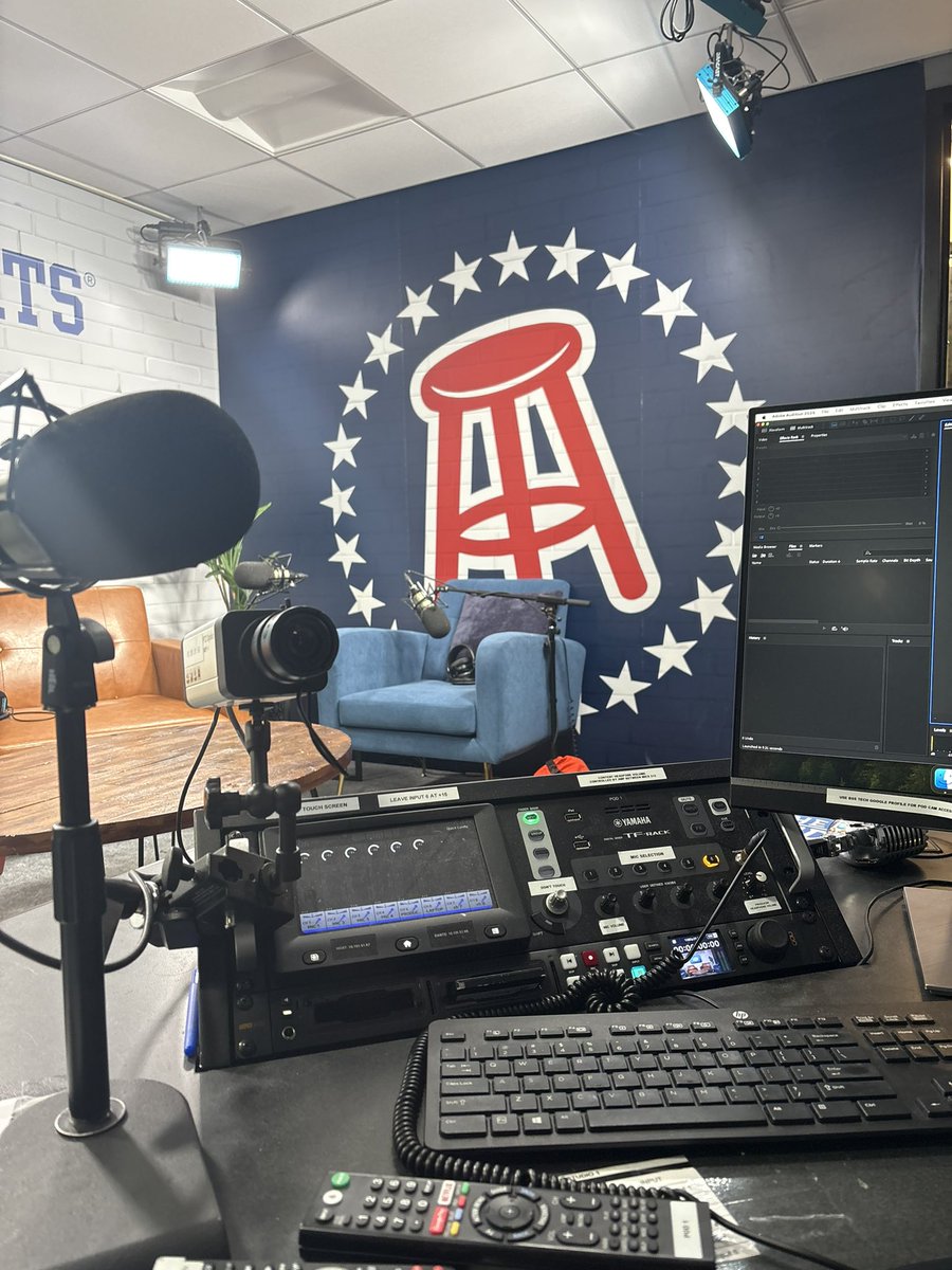 Happy cheapie Friday. Today I am producie Mac for the boy <a href="/BarstoolPAT/">Pat</a> 

Have a beer